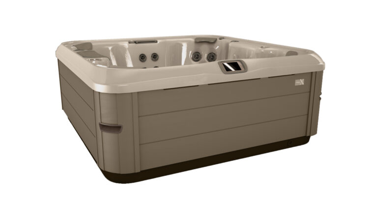 Záhradná vírivka s hydromasážnymi tryskami, béžová škrupina a hnedý obklad – luxusná jacuzzi na terasu